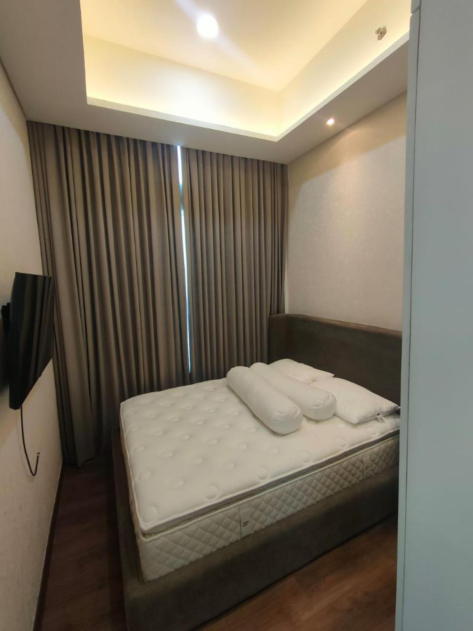 Super Penthouse Stmoritz Apartment, Lippomall Puri Indah Giacarta Esterno foto