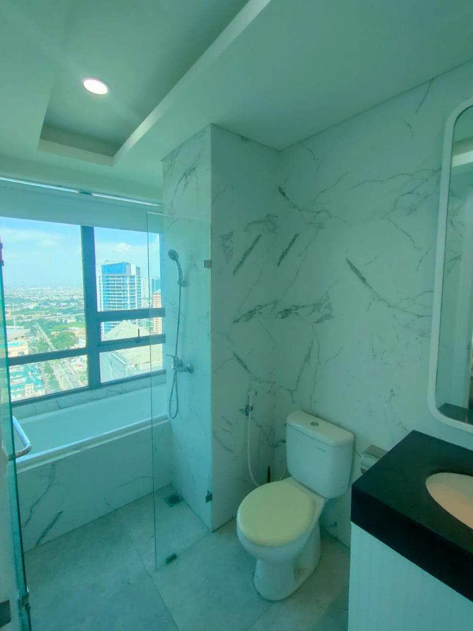 Super Penthouse Stmoritz Apartment, Lippomall Puri Indah Giacarta Esterno foto